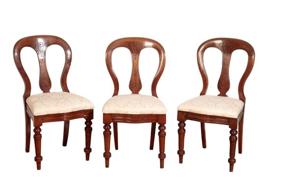 A SET OF EIGHT VICTORIAN MAHOGANY BALLOON BACK DINING CHAIRS,