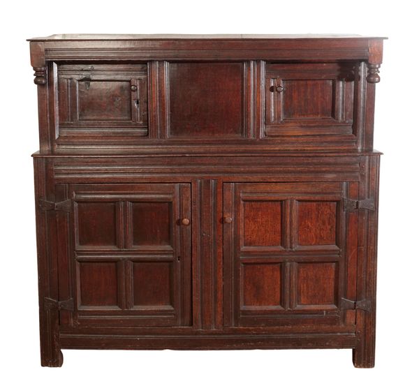 AN OAK COURT CUPBOARD OR DUODARN,