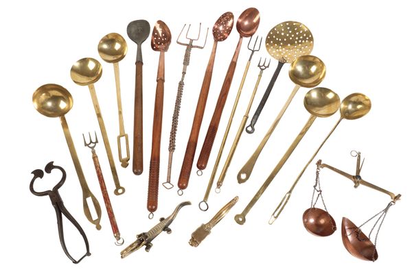 A COLLECTION OF ANTIQUE KITCHEN UTENSILS,