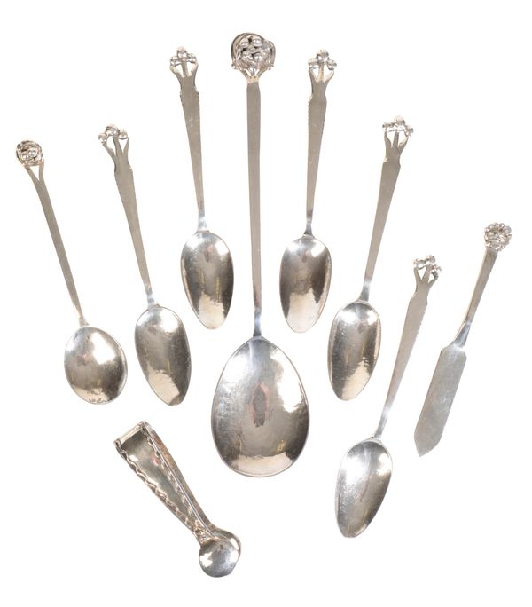 A 20TH CENTURY SILVER SERVING SPOON,