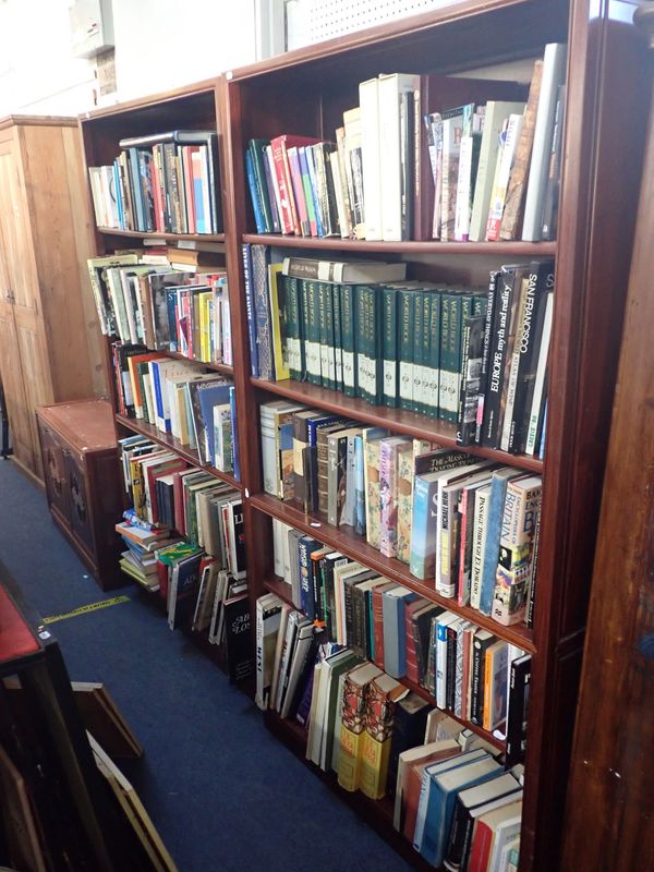 A LARGE QUANTITY OF BOOKS