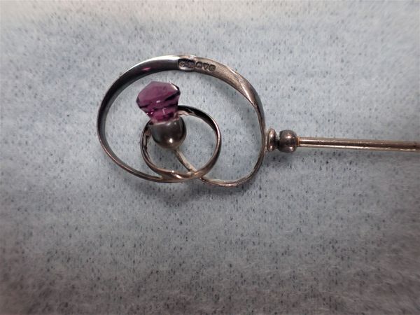 A CHARLES HORNER ART NOUVEAU SILVER HATPIN