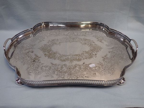 A SILVER PLATED HEAVY GAUGE GALLERIED TRAY