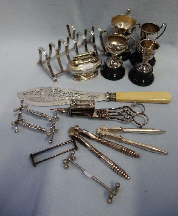 A SILVER-PLATED TOAST RACK