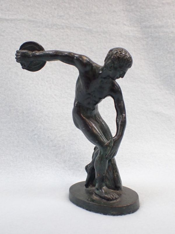 A CAST BRONZE 'GRAND TOUR' TYPE FIGURE OF THE DISCUS THROWER