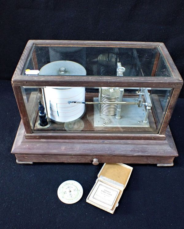 AN OAK-CASED BAROGRAPH BY SHORT & MASON, LONDON, WITH BEVELLED GLAZING