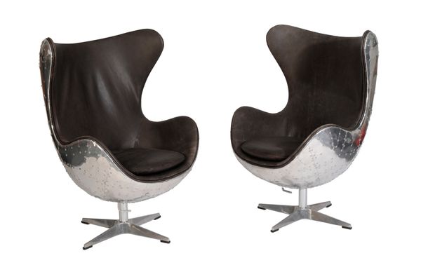 A PAIR OF 'AVIATOR' CHROME AND LEATHER 'EGG' CHAIRS