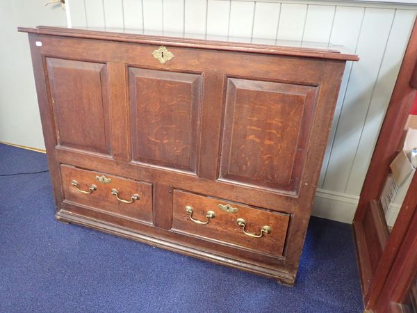 AN 18TH CENTURY OAK MULE CHEST