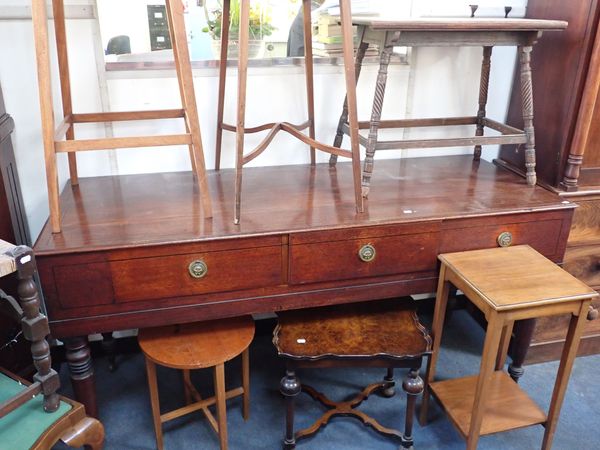 A MAHOGANY SIDEBOARD ON TURNED LEGS