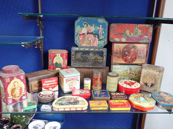 A COLLECTION OF VINTAGE TINS