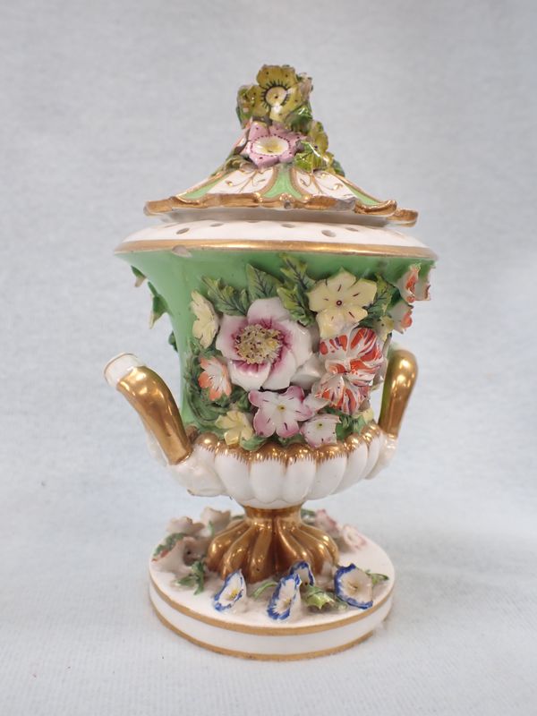 A BLOOR DERBY POT-POURRI VASE AND COVER