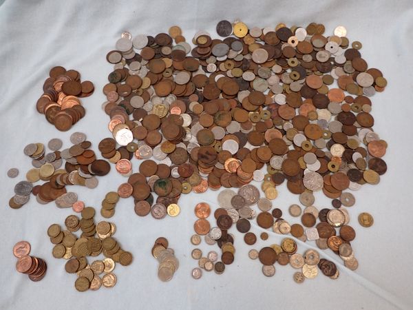 A LARGE COLLECTION OF OLD COINS