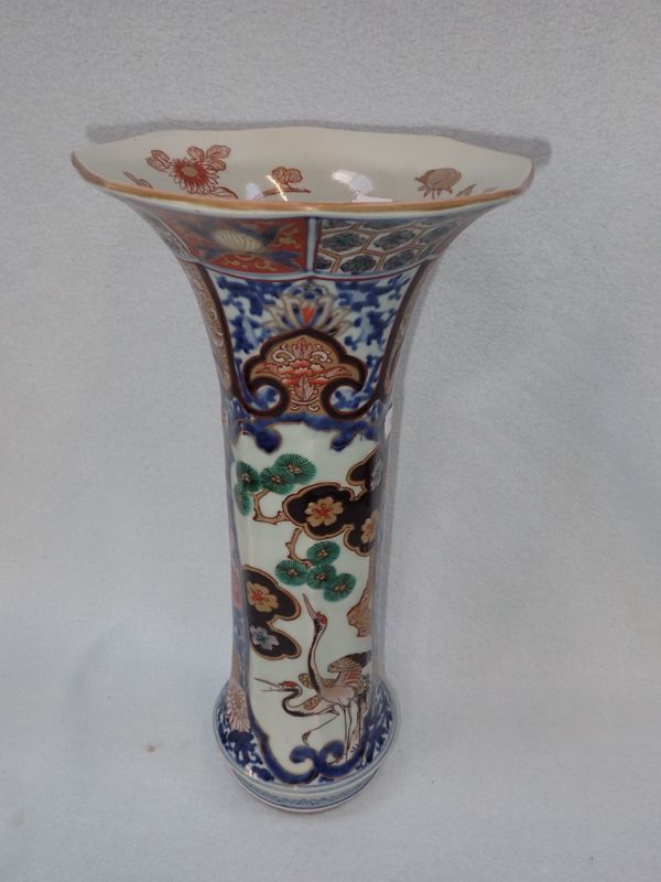 A TALL CHINESE IMARI VASE