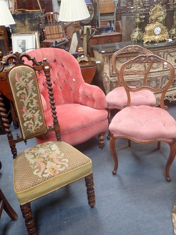 A VICTORIAN PARLOUR CHAIR WITH BUTTONED UPHOLSTERY