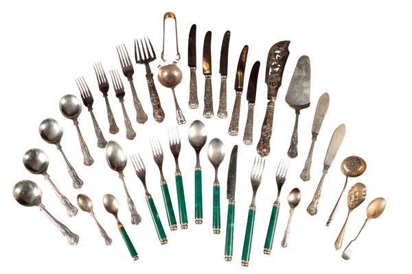 A LARGE COLLECTION OF MIXED SILVER PLATED FLATWARE