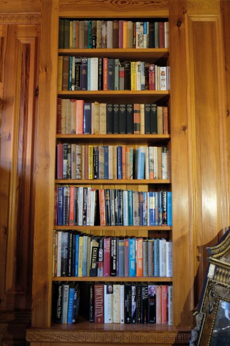 AN EXTENSIVE COLLECTION OF BOOKS