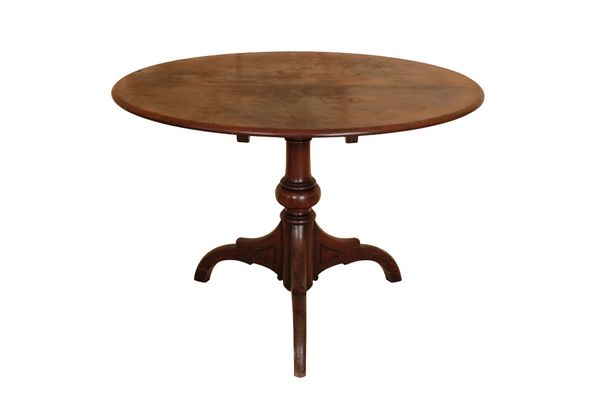 A VICTORIAN MAHOGANY SUPPER TABLE