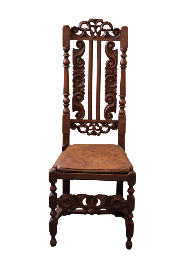 A CAROLEAN STYLE OAK UPRIGHT CHAIR,