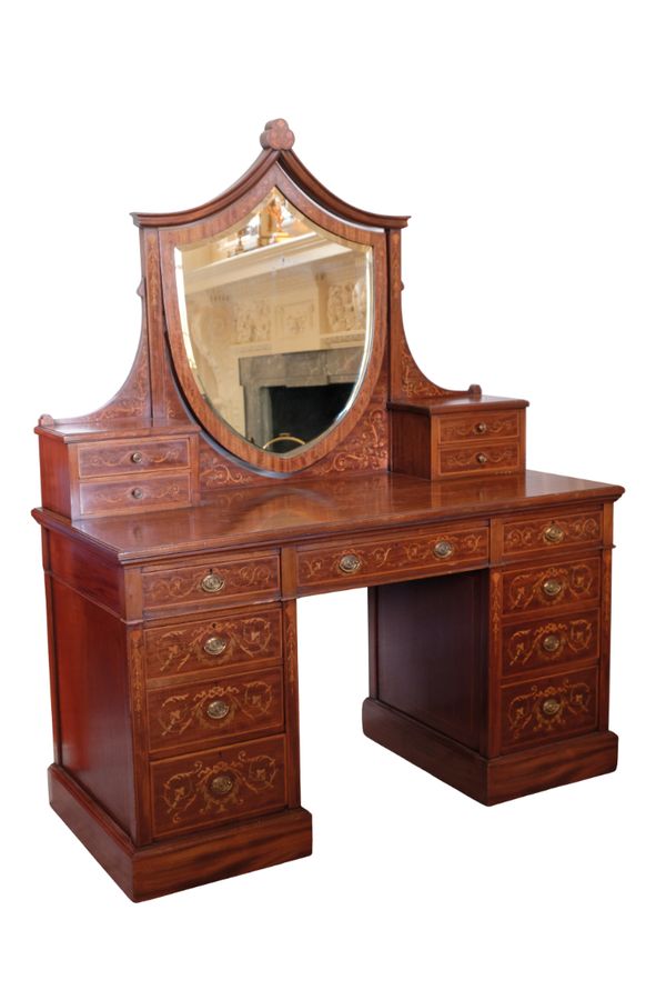 AN EDWARDIAN MAHOGANY AND MARQUETRY INLAID DRESSING TABLE, CIRCA 1910