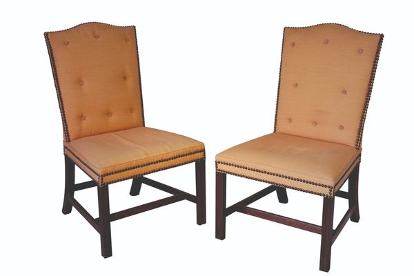 A PAIR OF GEORGE III MAHOGANY UPHOLSTERED SIDE CHAIRS