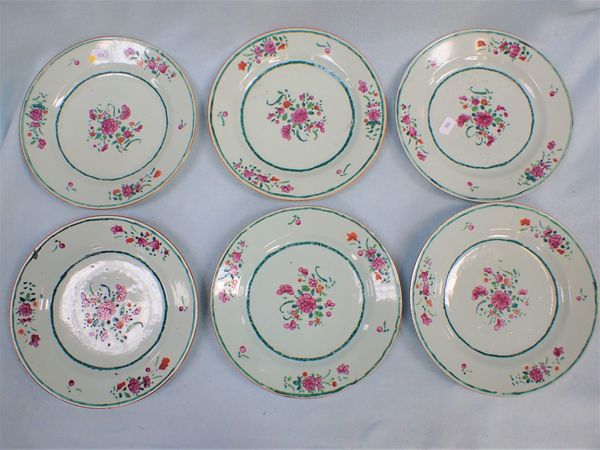 SIX CHINESE EXPORT PLATES PAINTED WITH FLOWERS