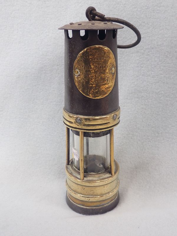 AN ACKROYD & BEST LTD 'HALEWOOD'S IMPROVED' MINER'S LAMP