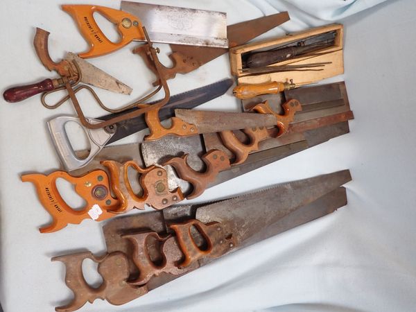 A COLLECTION OF WOODWORKING AND SIMILAR SAWS