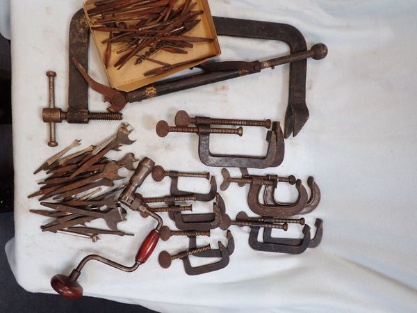 A COLLECTION OF 'G' CLAMPS