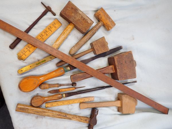 A COLLECTION OF VINTAGE WOODWORKING TOOLS