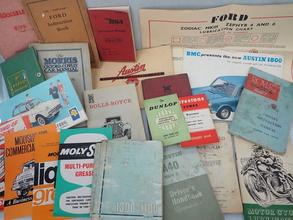 A COLLECTION OF VINTAGE CAR MANUALS