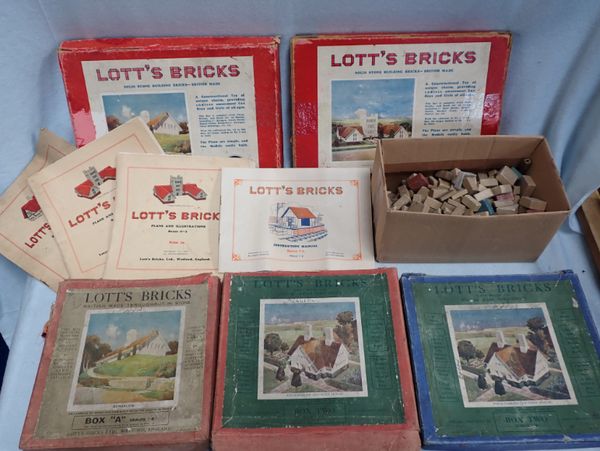 A LARGE COLLECTION OF LOTT'S BRICKS