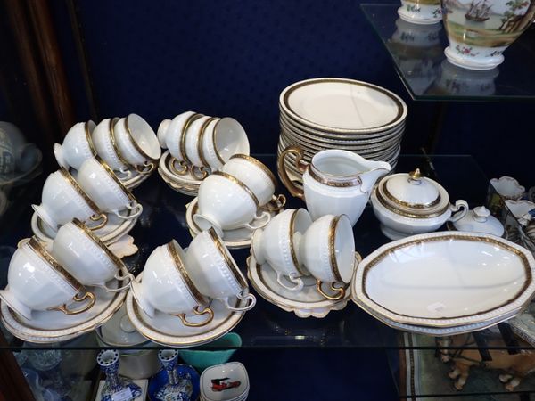 A COLLECTION OF HUTSCHREUTHER TEA WARE