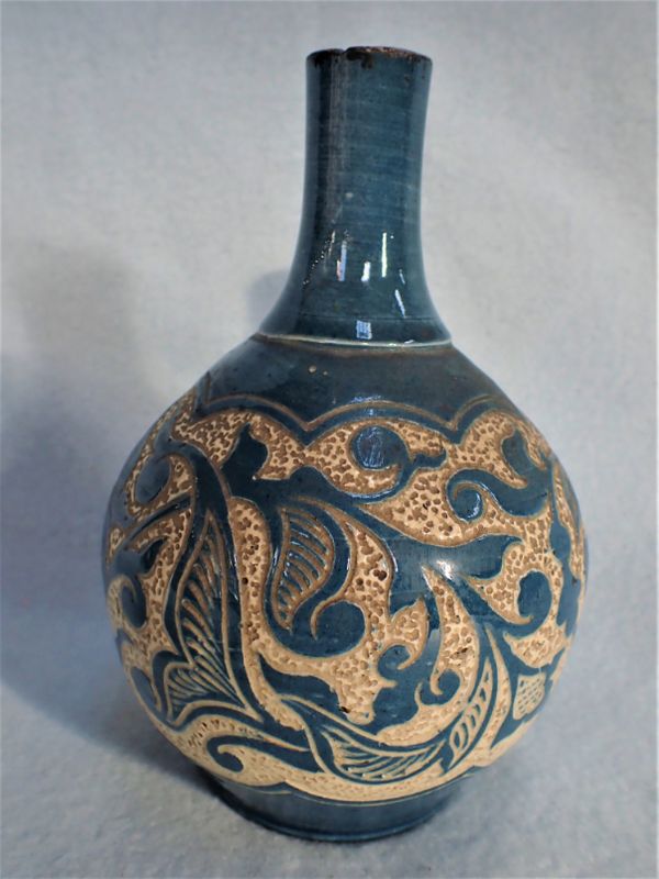 AN ART POTTERY BRANNAM OF BARNSTAPLE VASE