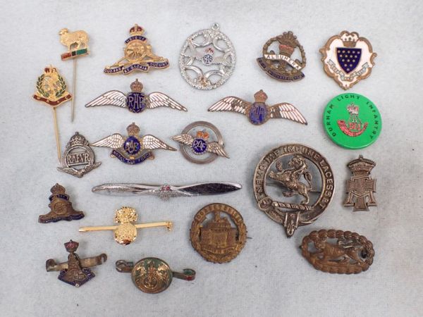 A COLLECTION OF RAF SWEETHEART BADGES