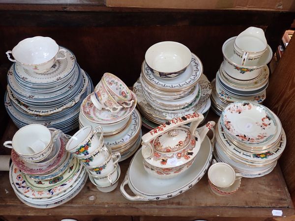 A COLLECTION OF TEA WARE