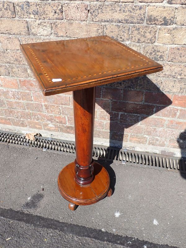 A MAHOGANY OCCASIONAL TABLE