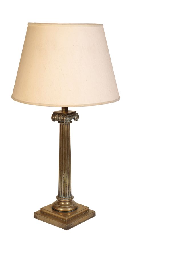 A BRASS COLUMNAR TABLE LAMP,