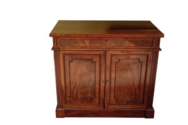 A REGENCY MAHOGANY BACHELOR'S CUPBOARD, ATTRIBUTABLE TO GILLOWS,