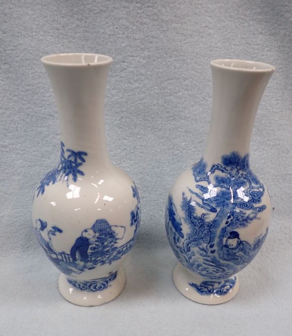 A PAIR OF CHINESE BLUE AND WHITE BOTTLE VASES