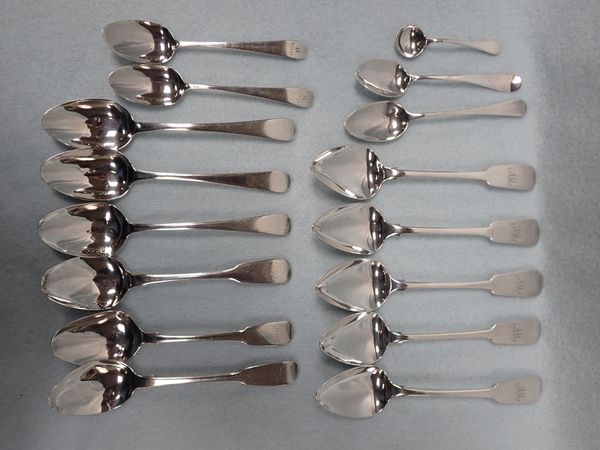 A COLLECTION OF SILVER TEA SPOONS