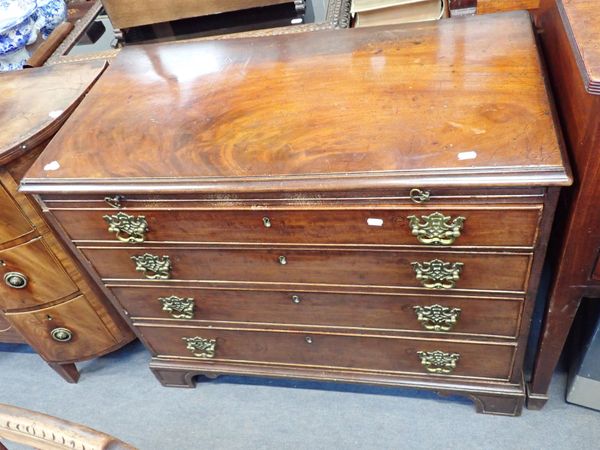 A GEORGE III MAHOGANY BATCHELOR'S CHEST OF DRAWERS