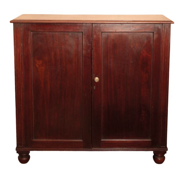 A VICTORIAN MAHOGANY SIDE CABINET, IN THE MANNER OF GILLOWS,