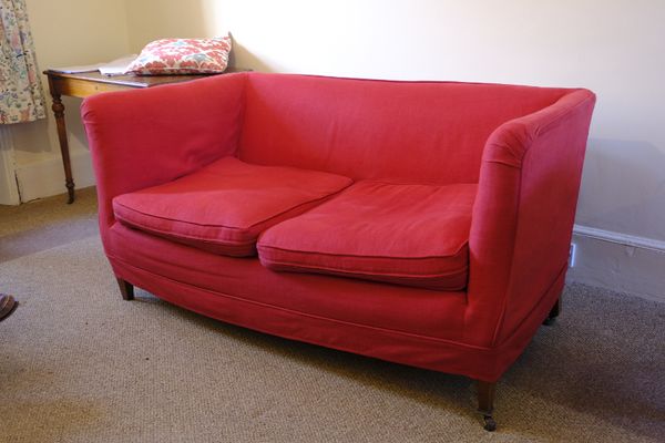 A VICTORIAN UPHOLSTERED SOFA,