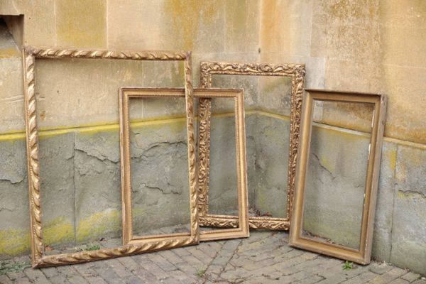 FOUR VARIOUS GILTWOOD PICTURE FRAMES,