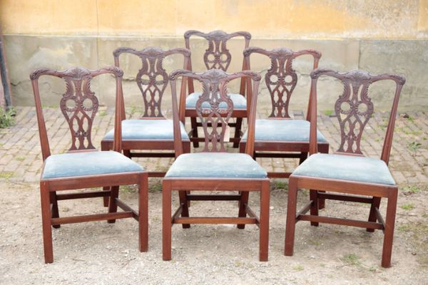 A SET OF SIX MAHOGANY DINING CHAIRS IN GEORGE III STYLE, IN THE MANNER OF GILLOWS,