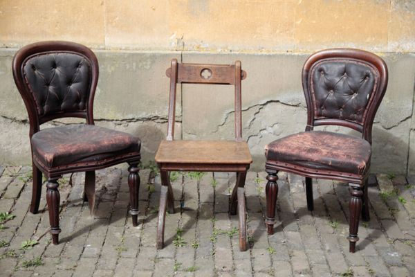 A PAIR OF REGENCY MAHOGANY SIDE CHAIRS,