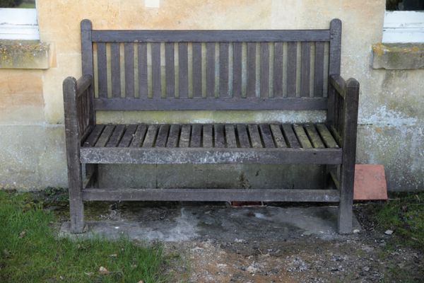 A TEAK GARDEN BENCH,