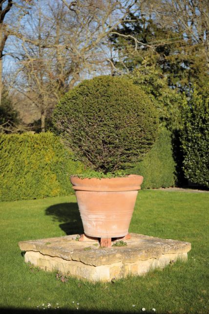 A LARGE ITALIAN TERRACOTTA GARDEN URN,