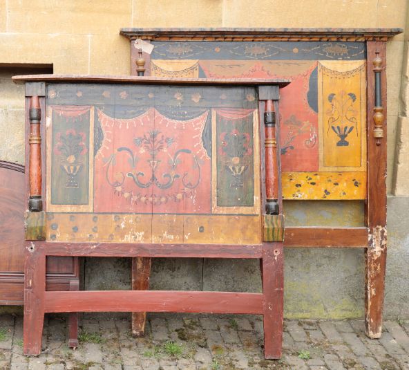 A CONTINENTAL PAINTED WOOD SINGLE BED,