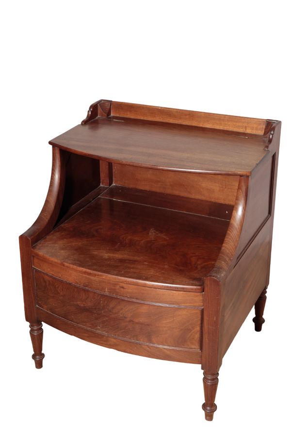 A GEORGE III MAHOGANY BOWFRONT LANCASHIRE COMMODE, ATTRIBUTABLE TO GILLOWS,